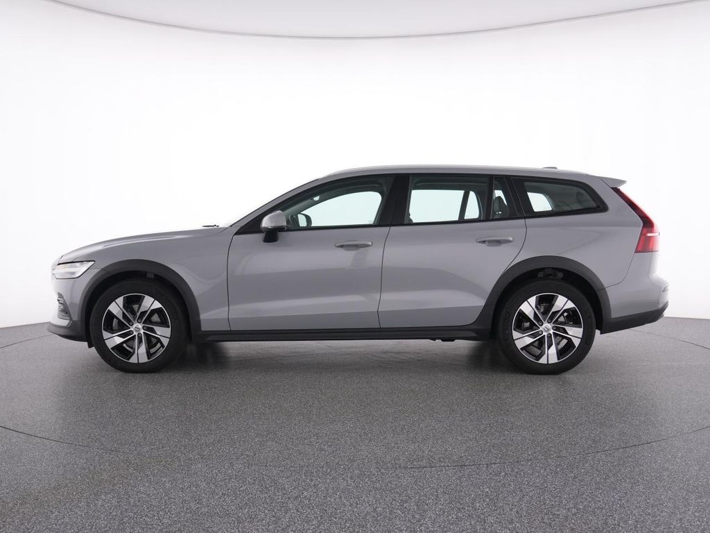 Volvo V60 Cross Country 2023