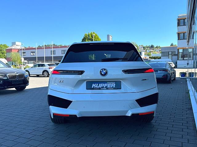 BMW iX 2023