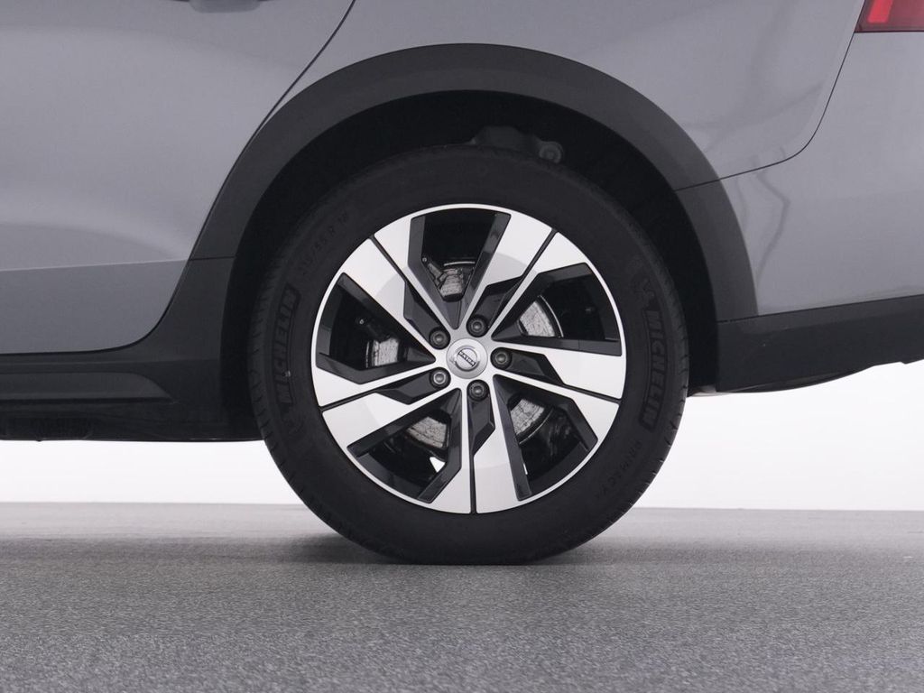 Volvo V60 Cross Country 2023