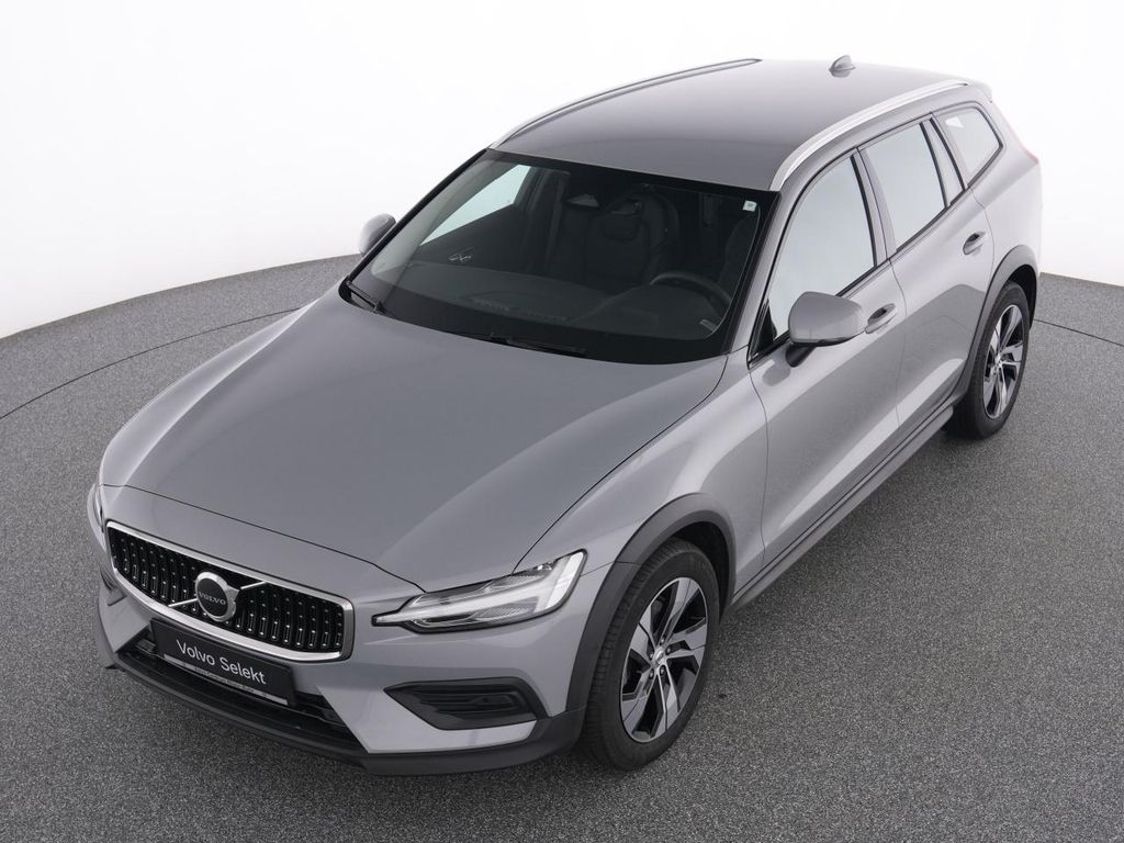 Volvo V60 Cross Country 2023