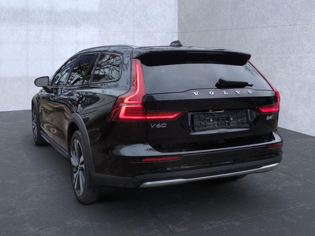 Volvo V60 Cross Country 2023