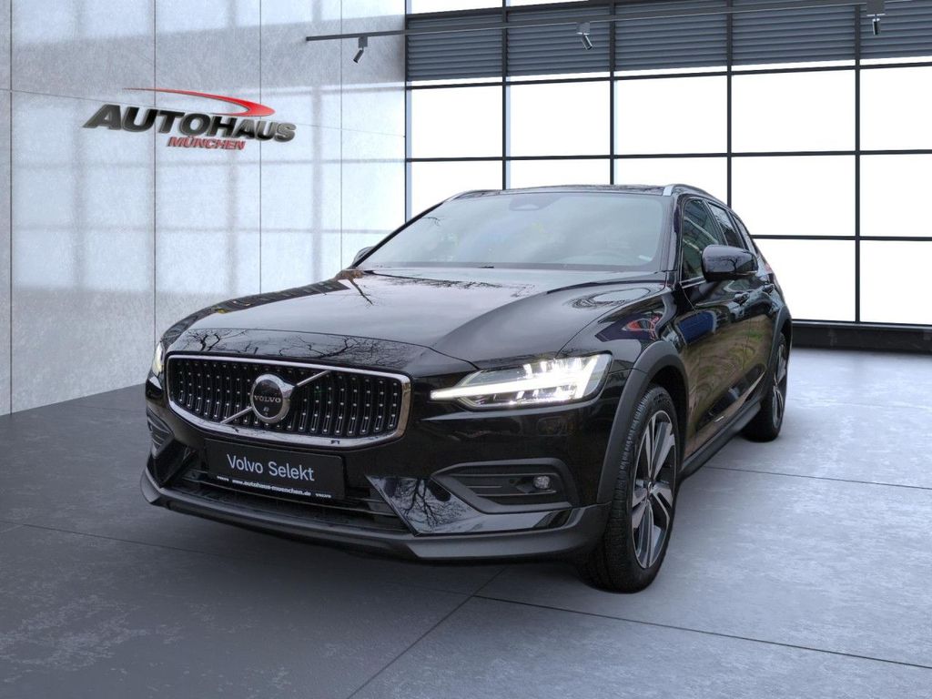 Volvo V60 Cross Country 2023