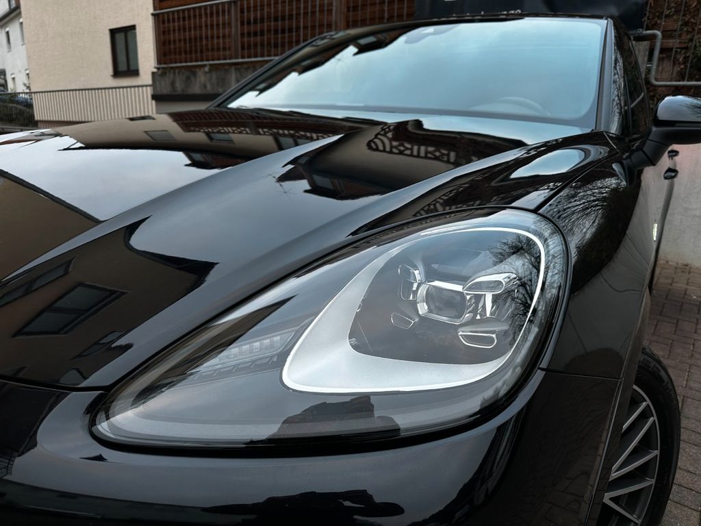 Porsche Cayenne 2021