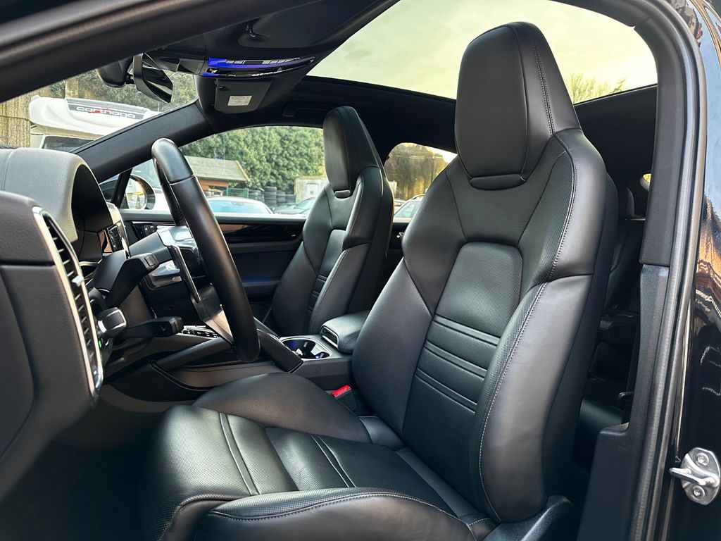 Porsche Cayenne 2021