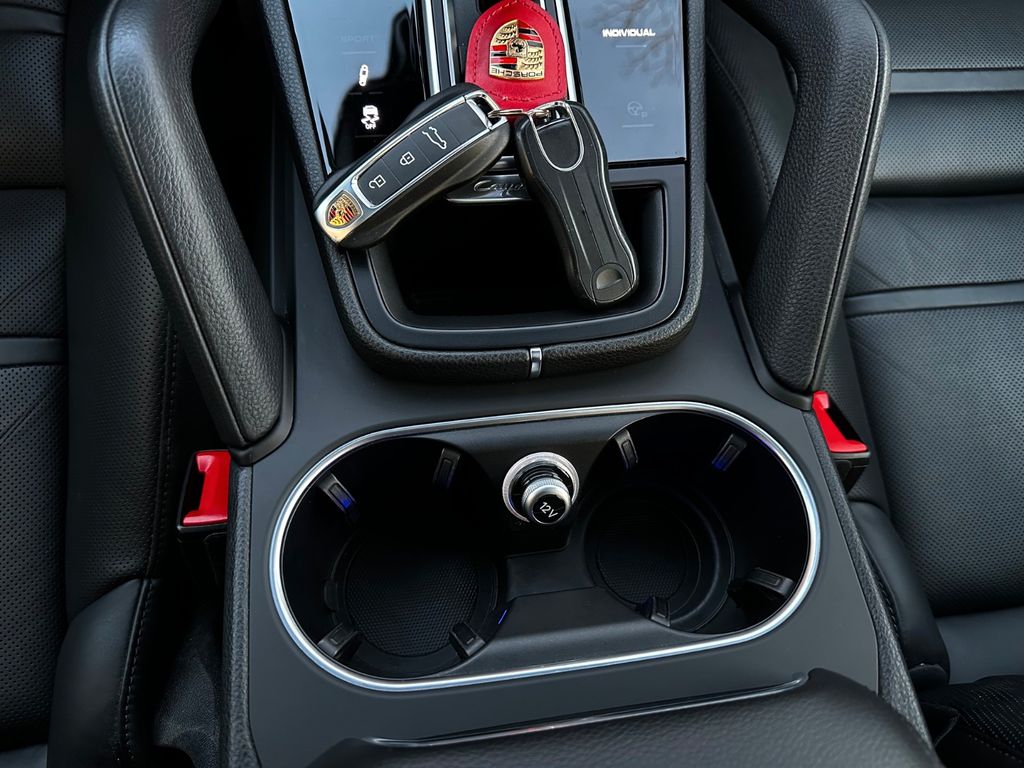 Porsche Cayenne 2021