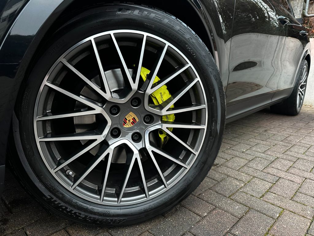 Porsche Cayenne 2021