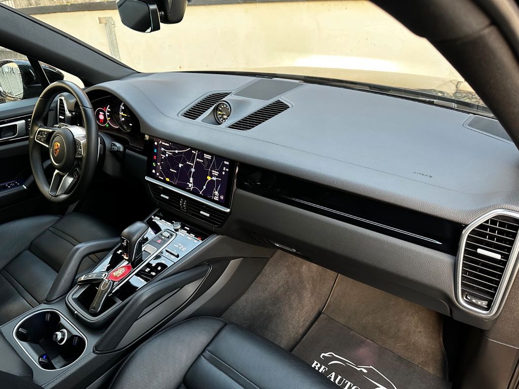 Porsche Cayenne 2021