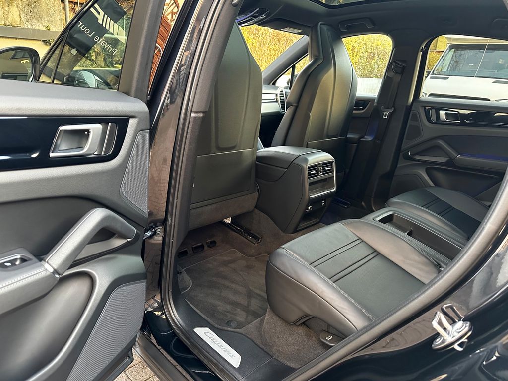 Porsche Cayenne 2021