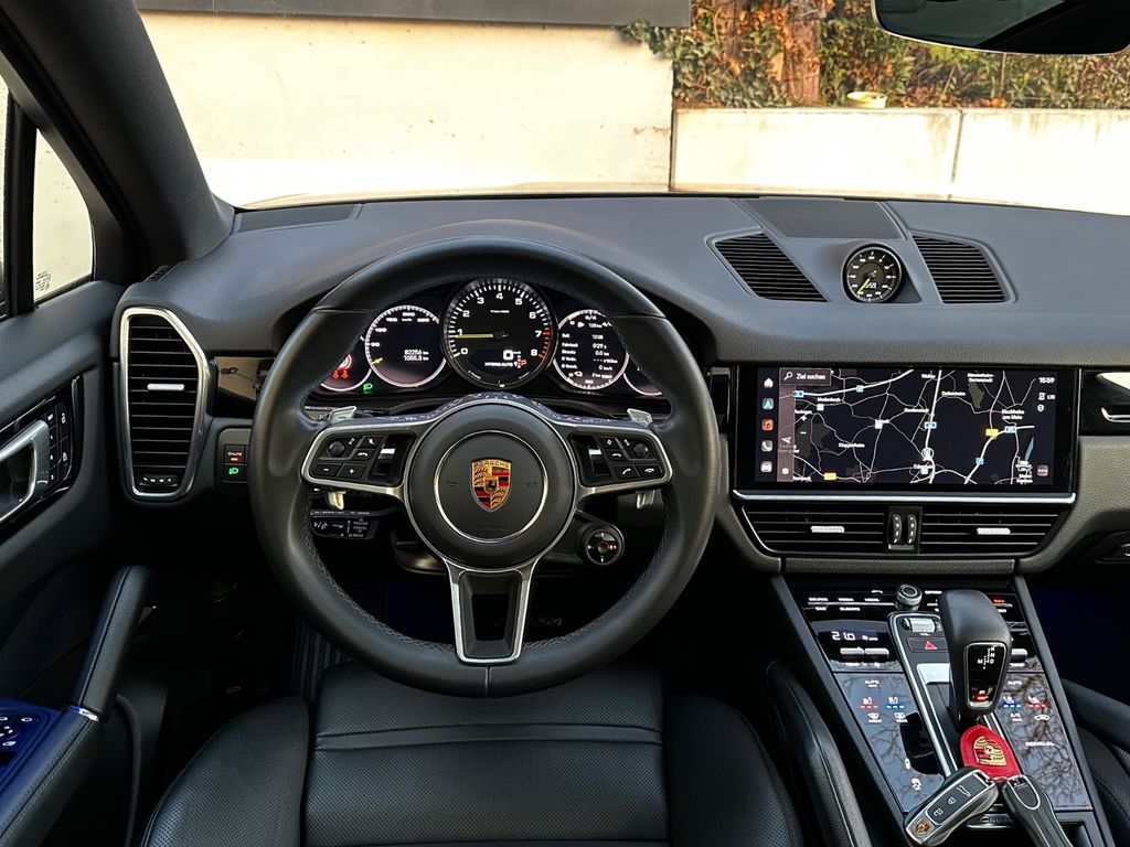 Porsche Cayenne 2021