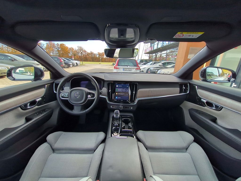 Volvo V90 2022