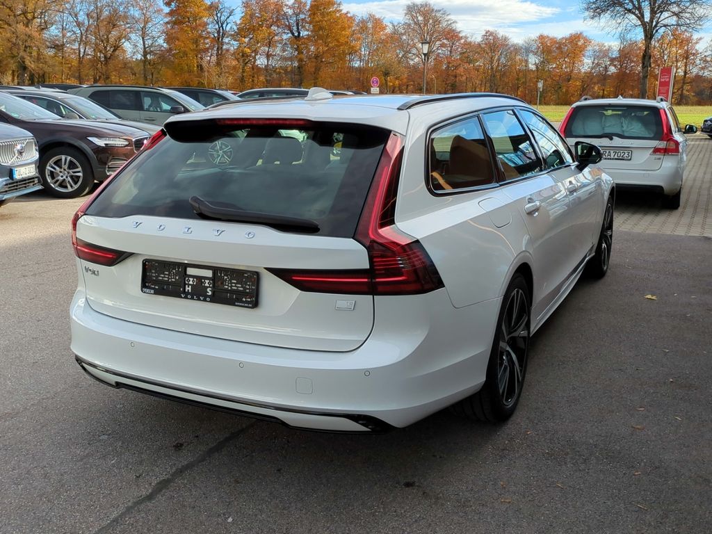 Volvo V90 2022