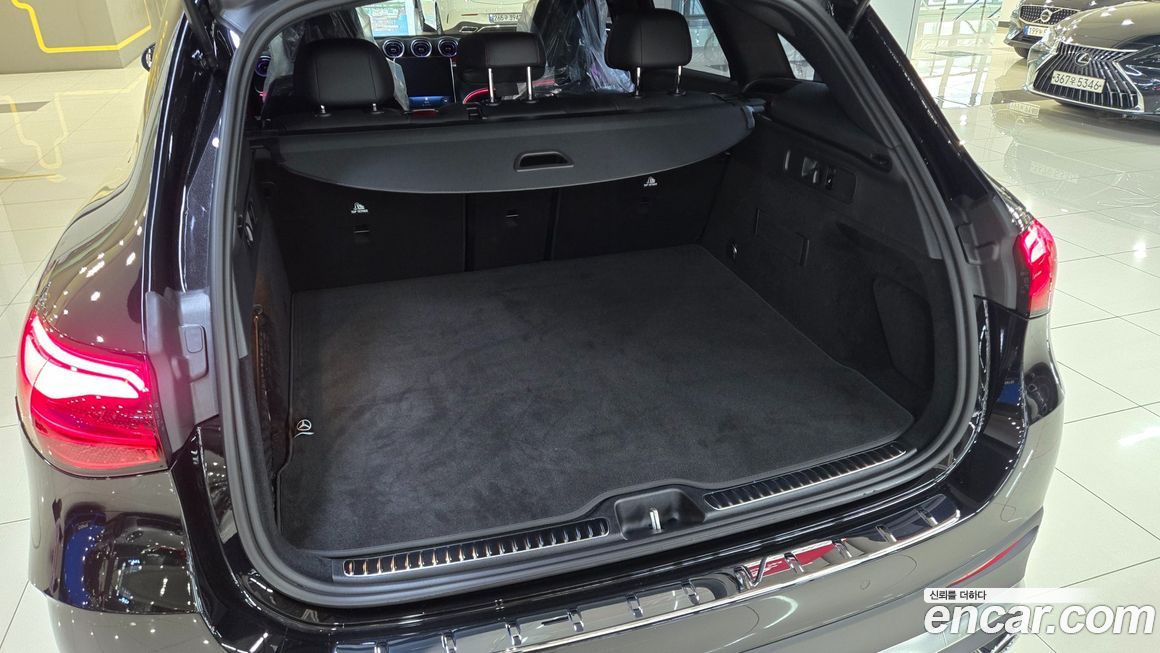 Mercedes-Benz GLC-Class 2025