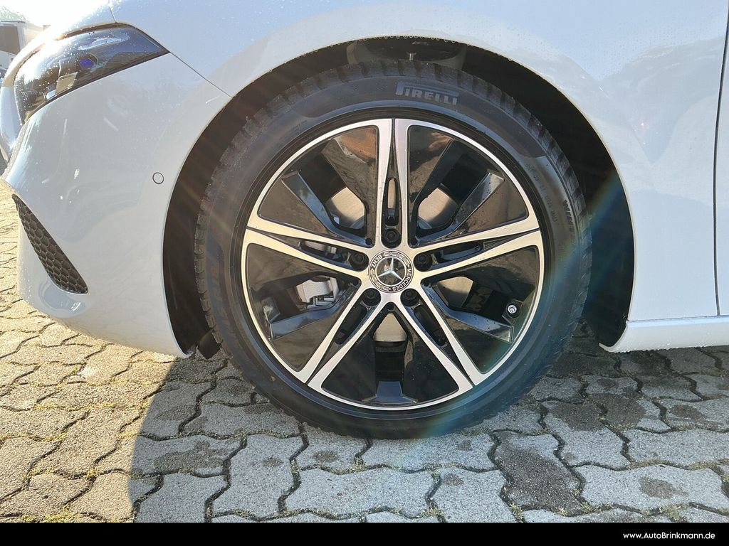 Mercedes-Benz A 200 2025