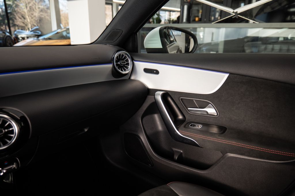 Mercedes-Benz A 200 2023