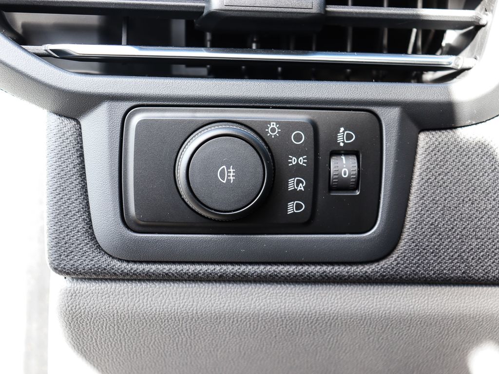 Ford Tourneo Custom 2025