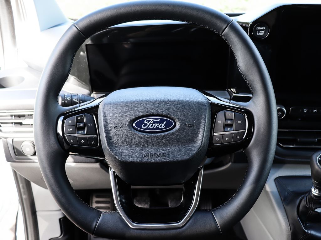 Ford Tourneo Custom 2025