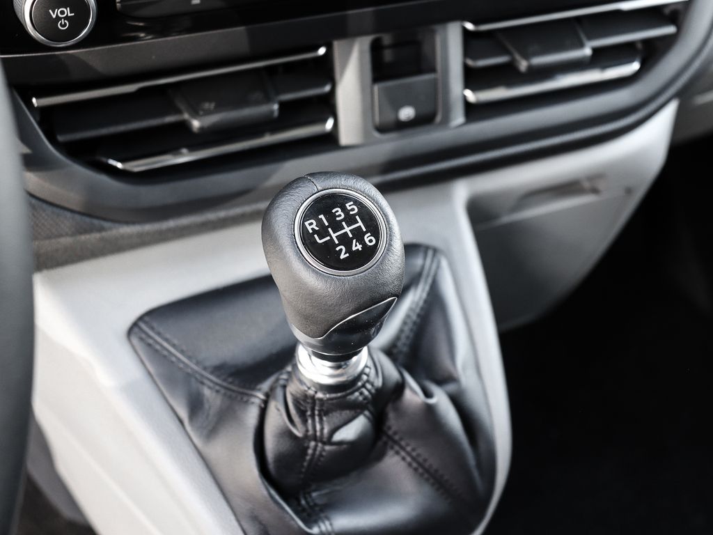 Ford Tourneo Custom 2025