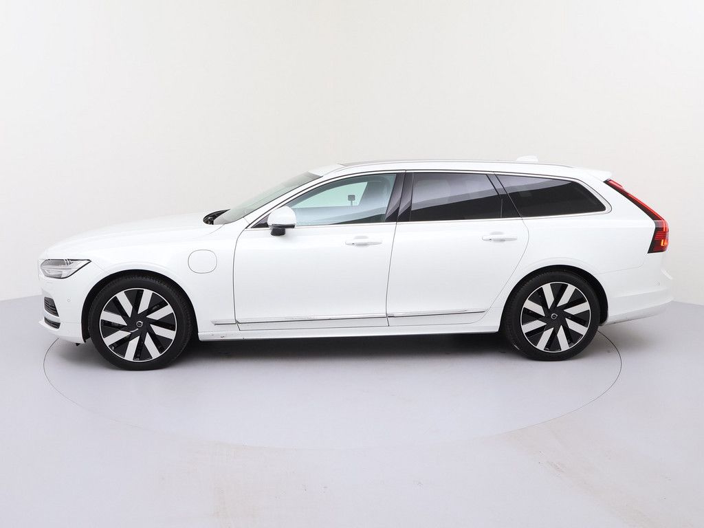 Volvo V90 2025