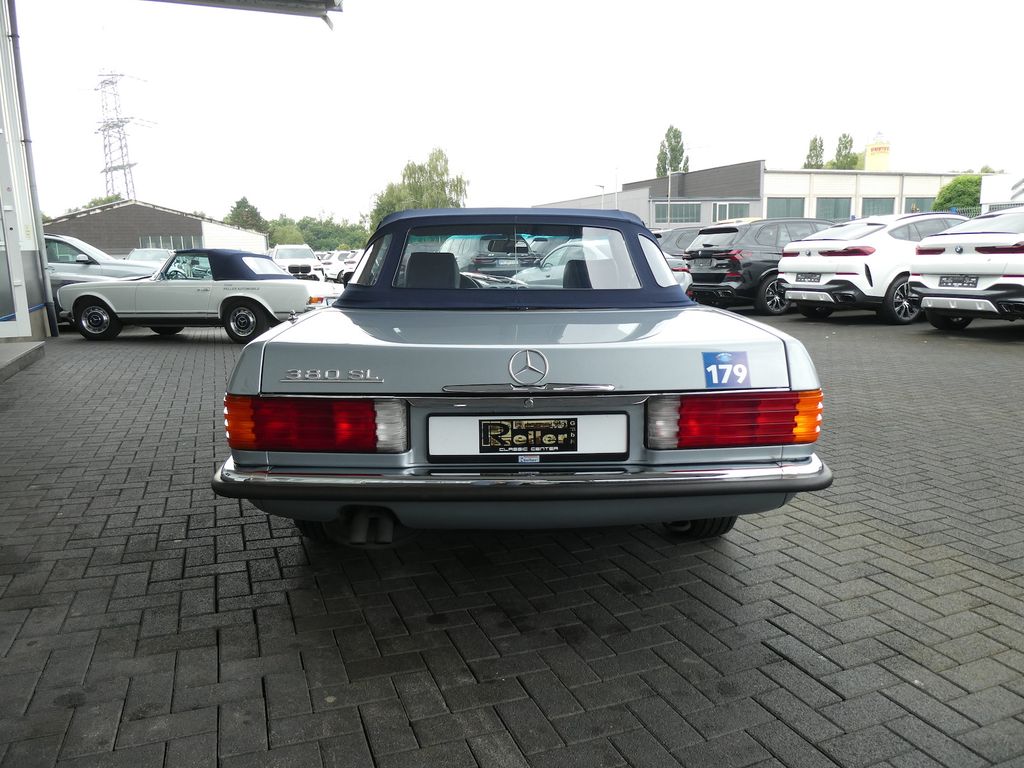 Mercedes-Benz 380 1983