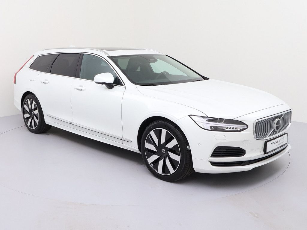 Volvo V90 2025