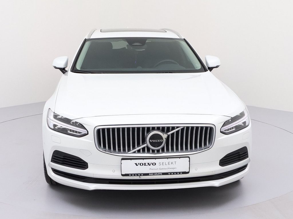 Volvo V90 2025