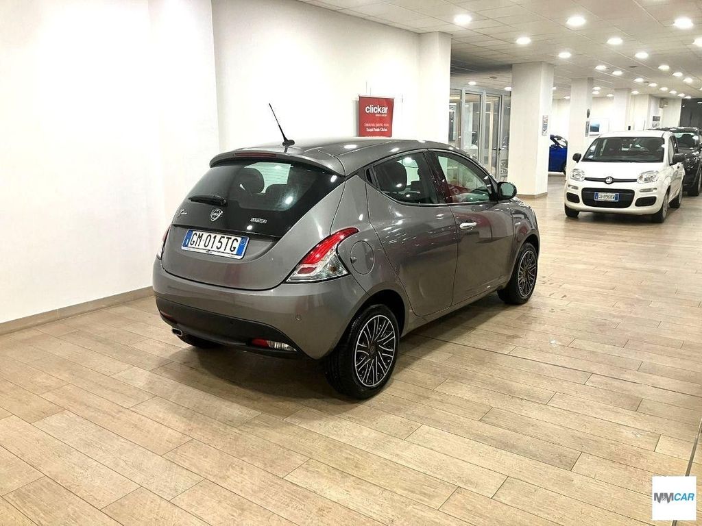 Lancia Ypsilon 2023