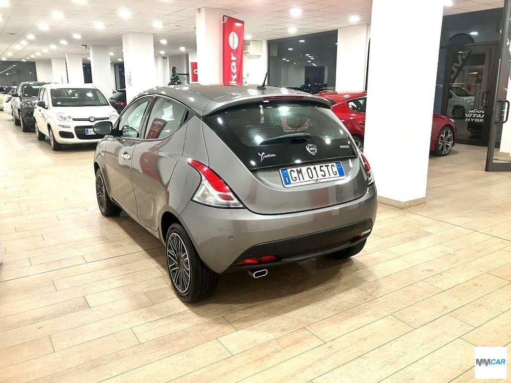 Lancia Ypsilon 2023