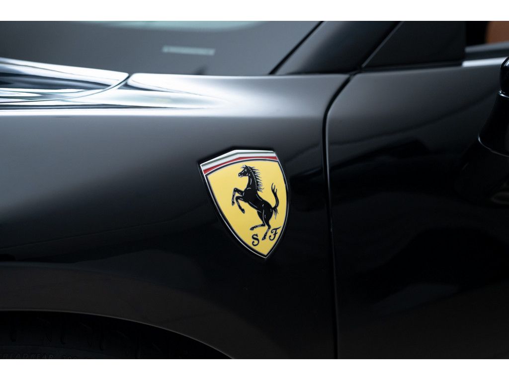 Ferrari 296 GTS 2025