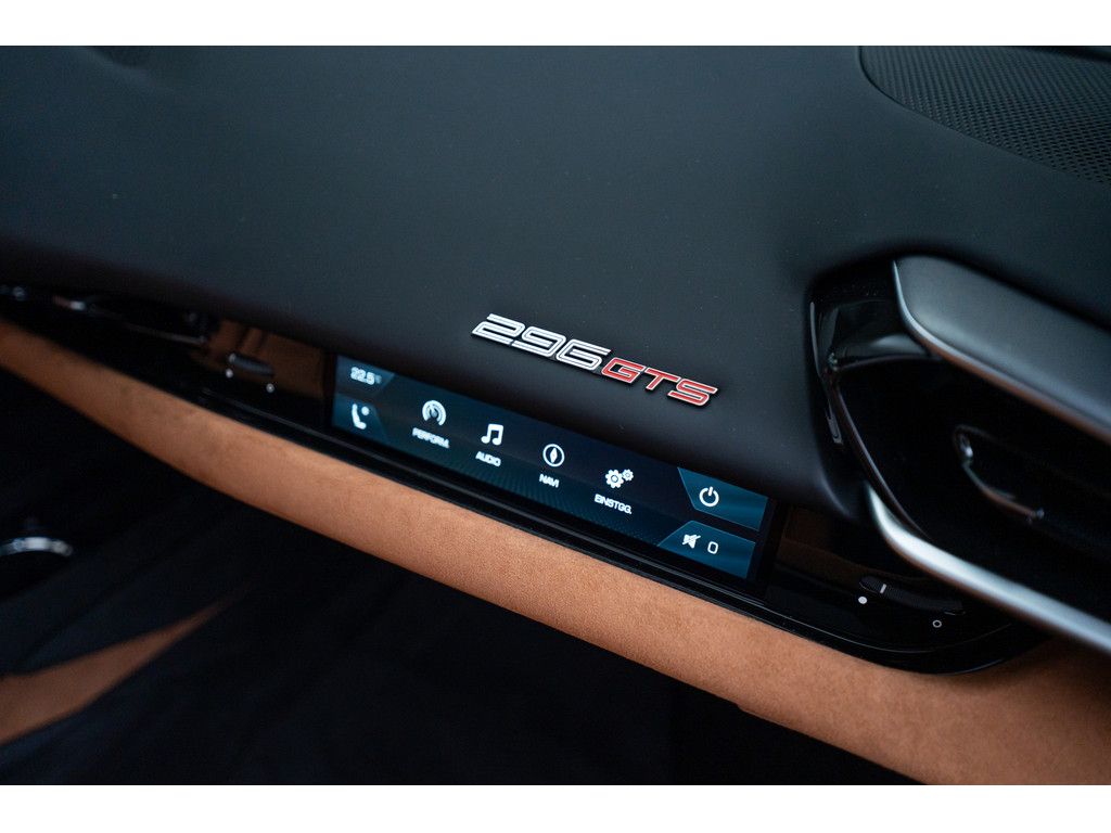 Ferrari 296 GTS 2025