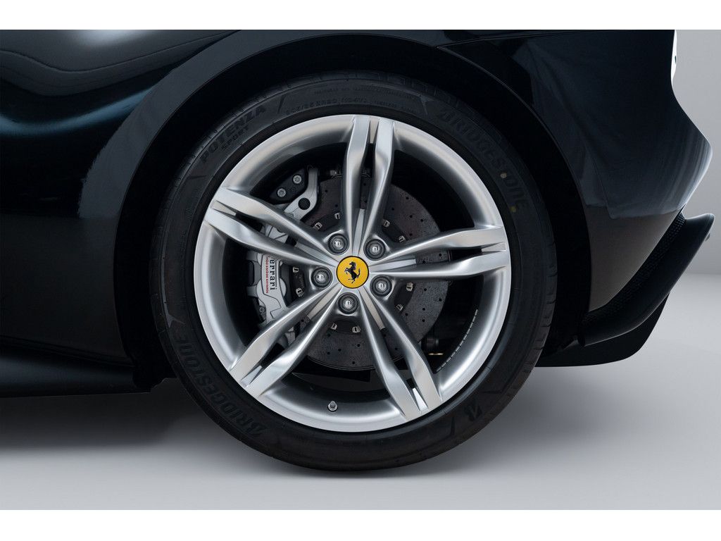 Ferrari 296 GTS 2025