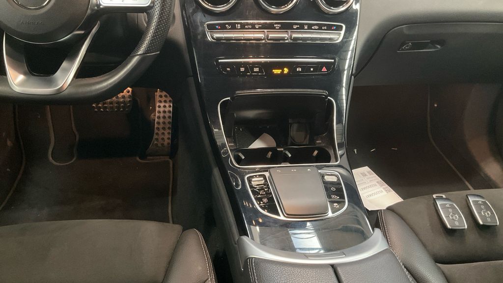 Mercedes-Benz GLC 300 2021