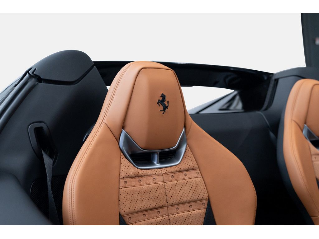 Ferrari 296 GTS 2025