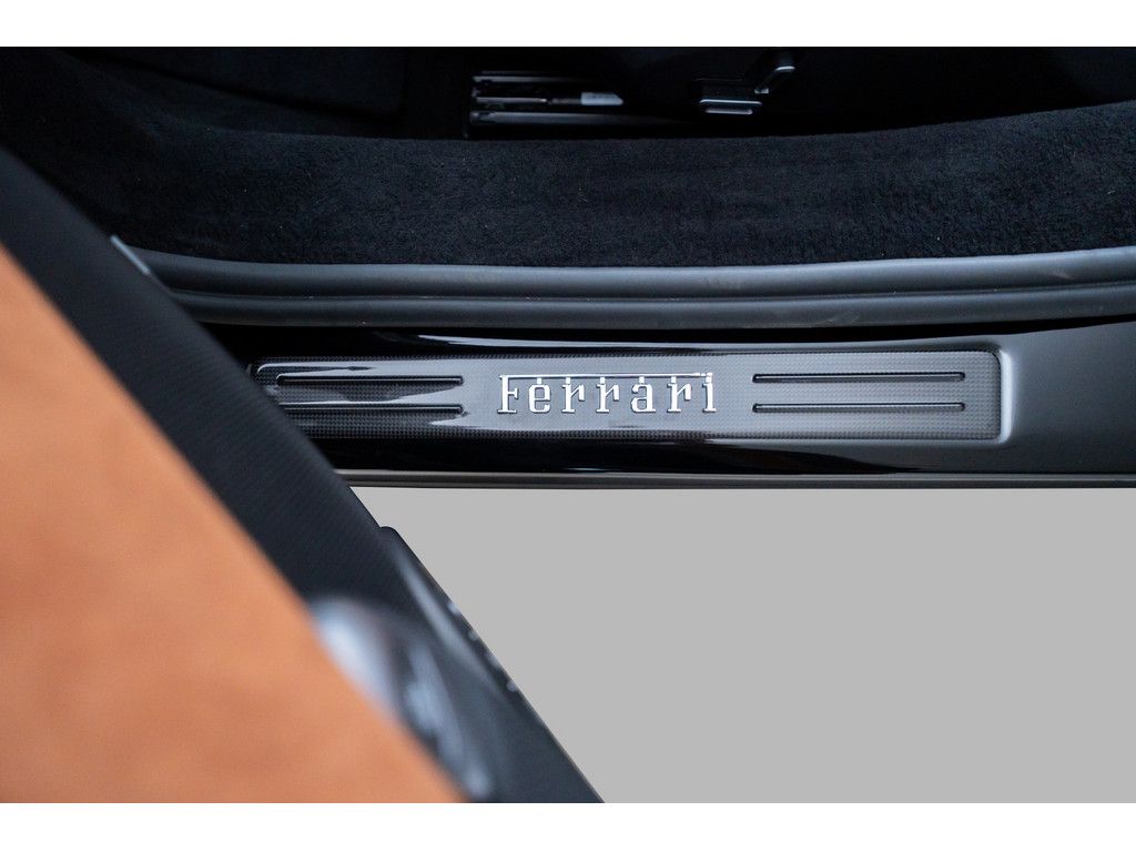 Ferrari 296 GTS 2025