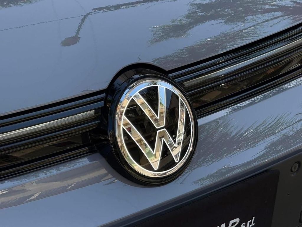 Volkswagen Golf 2024