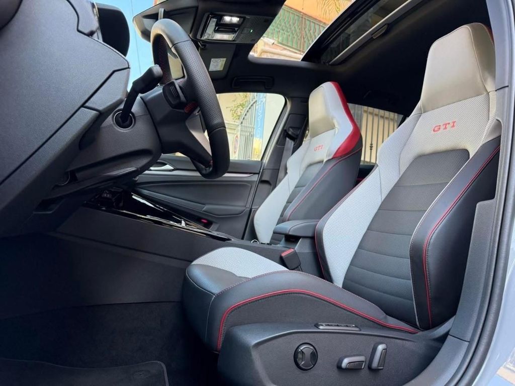 Volkswagen Golf 2024