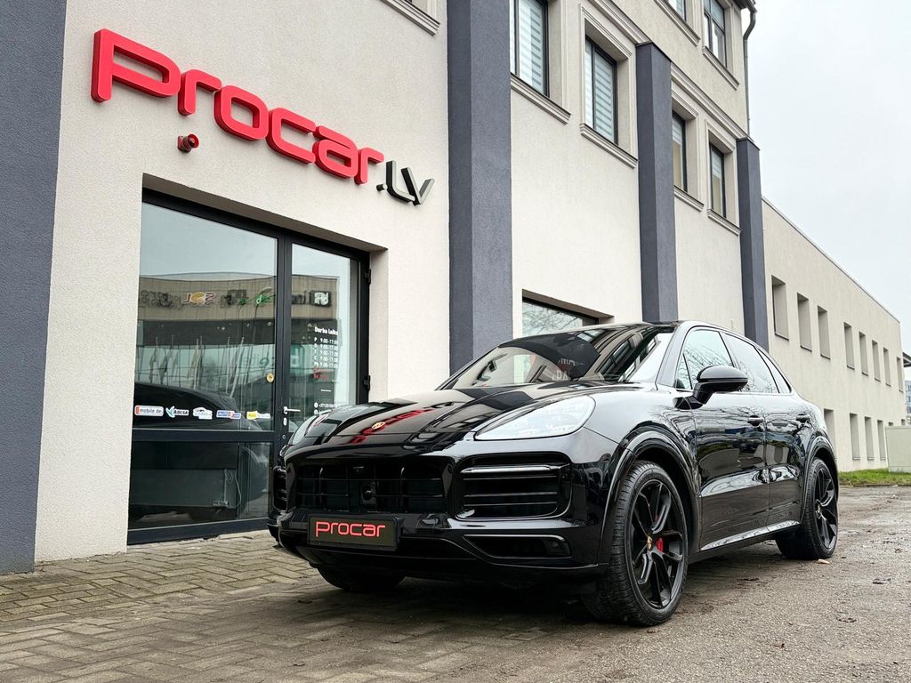 Porsche Cayenne 2021