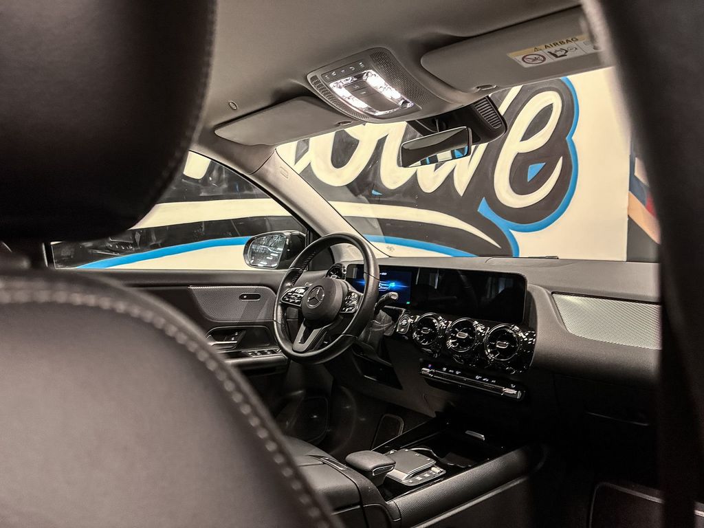 Mercedes-Benz GLA 180 2021