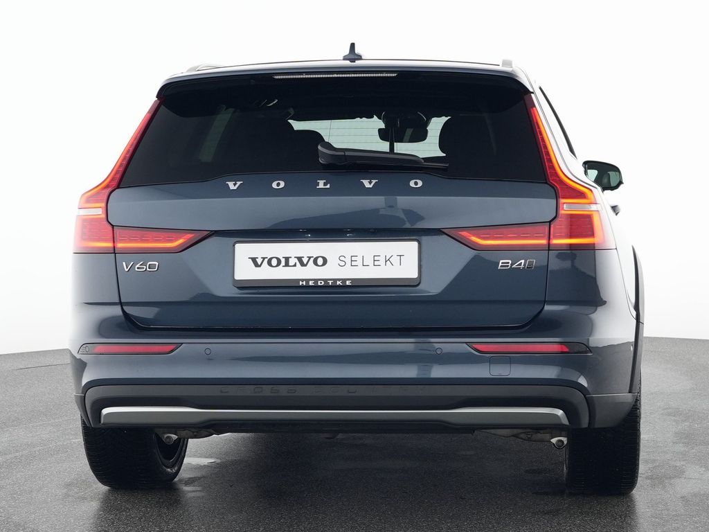 Volvo V60 Cross Country 2023