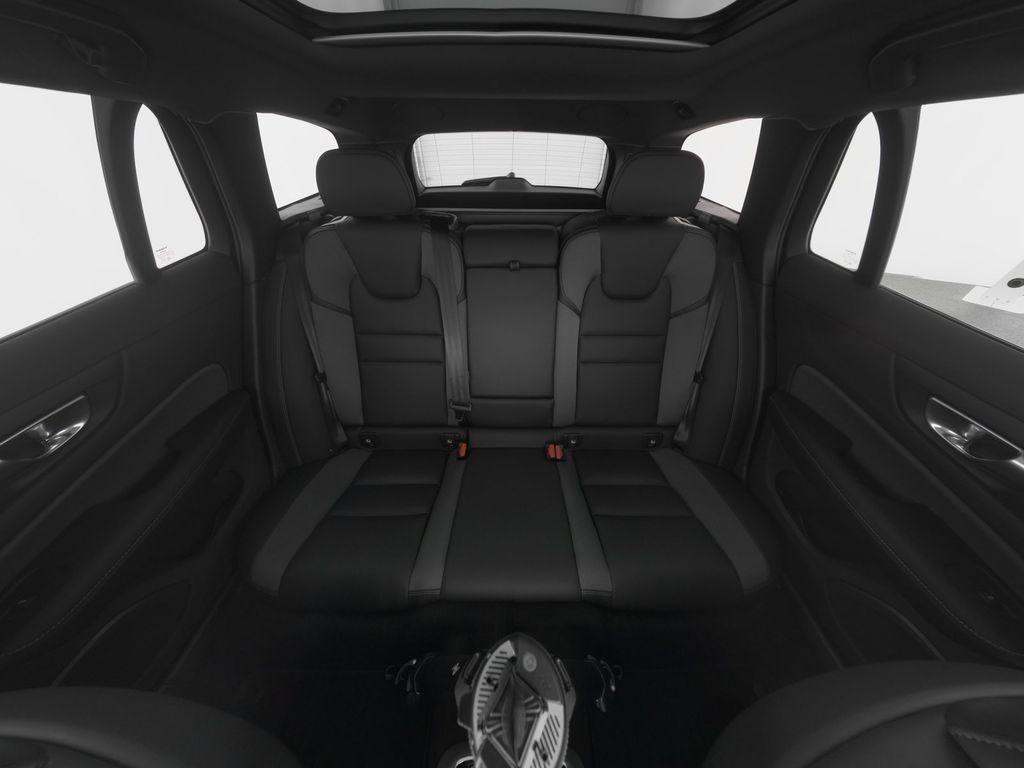 Volvo V60 Cross Country 2023