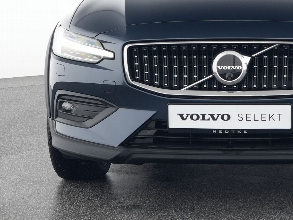 Volvo V60 Cross Country 2023