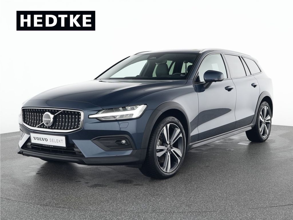Volvo V60 Cross Country 2023