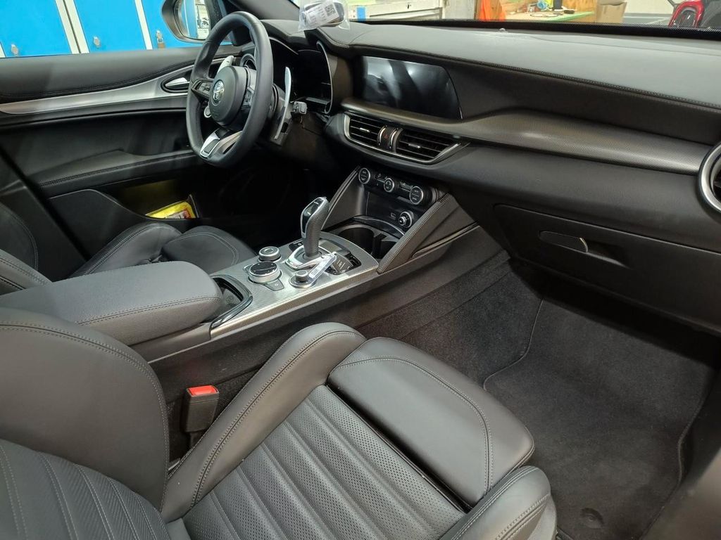 Alfa Romeo Stelvio 2024