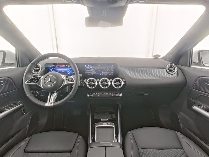Mercedes-Benz EQA 2024
