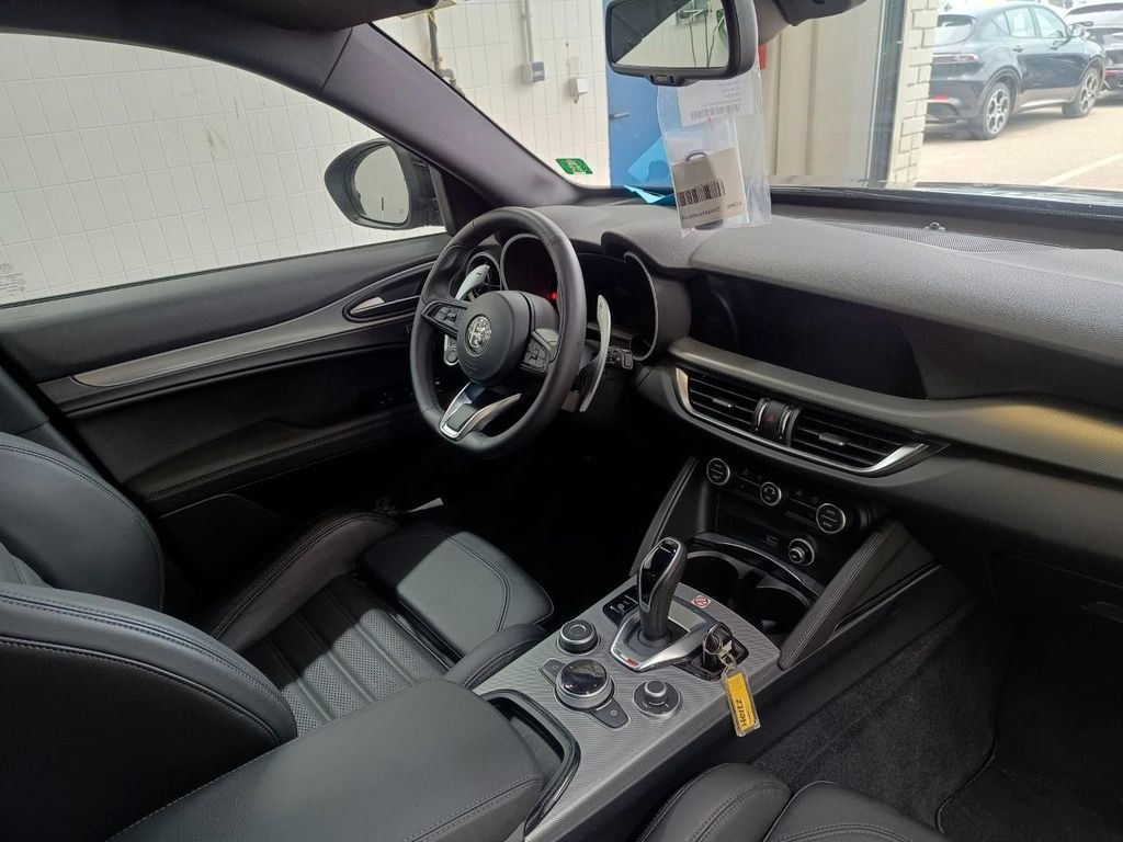 Alfa Romeo Stelvio 2024