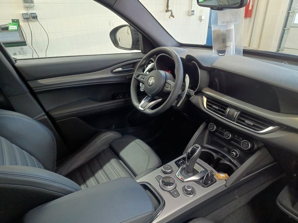 Alfa Romeo Stelvio 2024