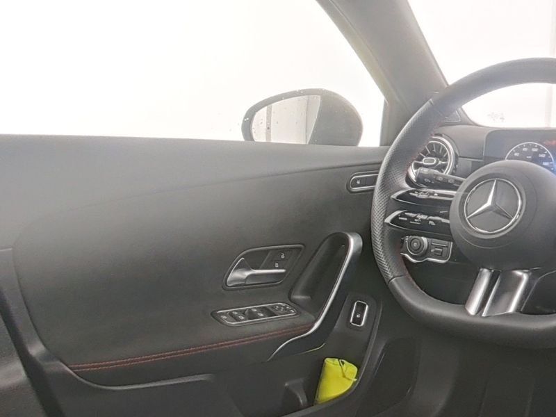 Mercedes-Benz A 250 2025