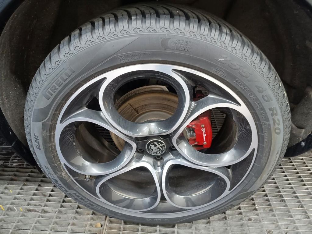 Alfa Romeo Stelvio 2024