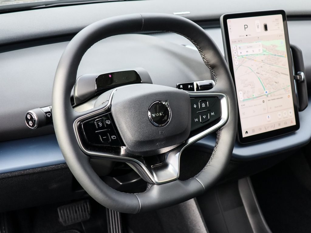 Volvo EX30 2025