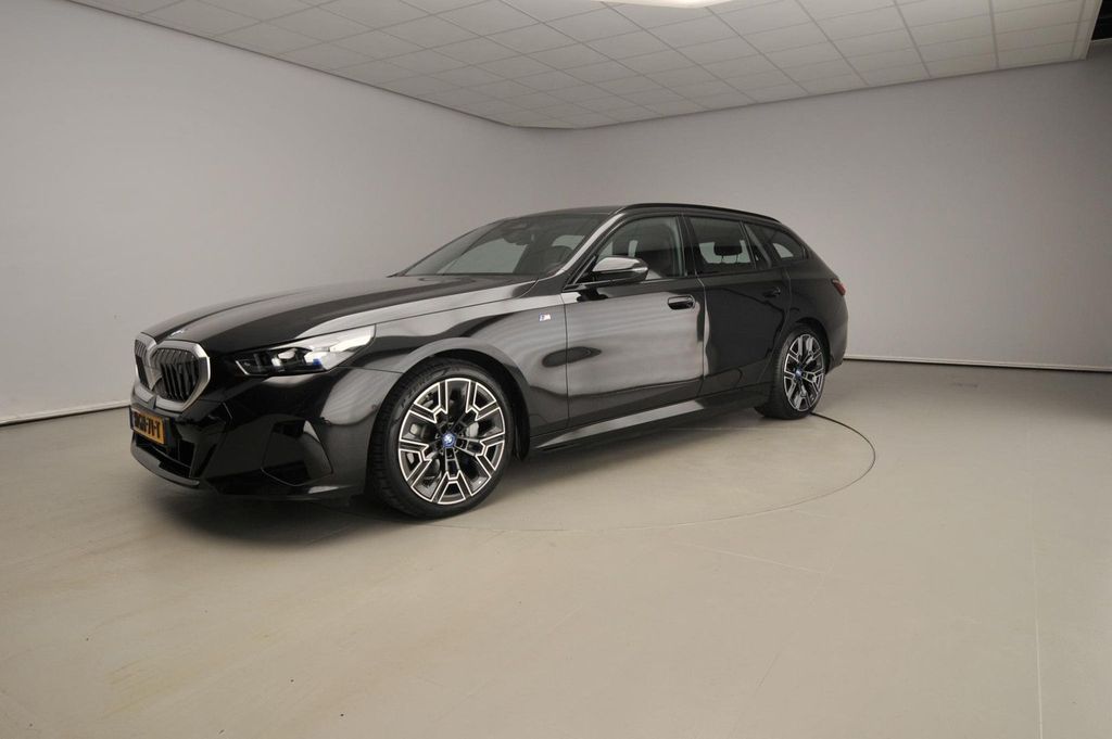 BMW i5 2025