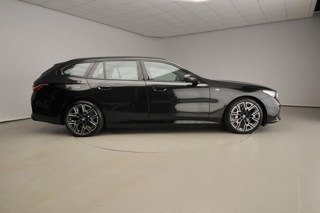BMW i5 2025